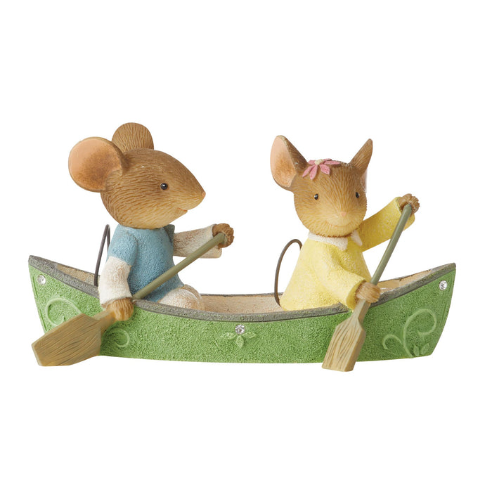 Canoeing couple mice figurine
